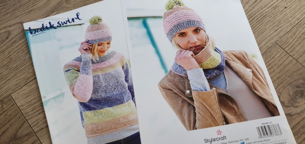 9671 Sweater, Snood and Hat.